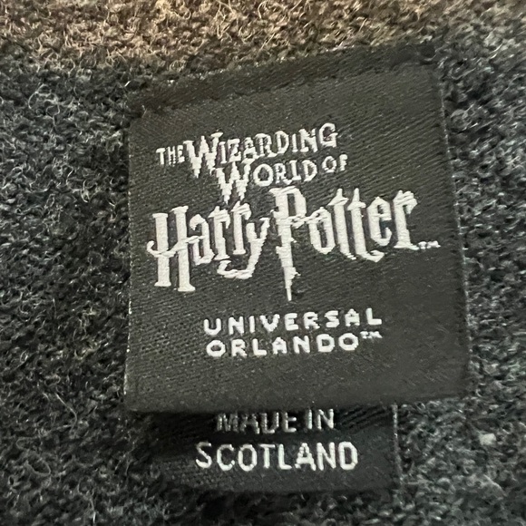 Gryffindor Scarf & Sweater from Wizarding World Orlando Theme Park - Picture 2 of 3